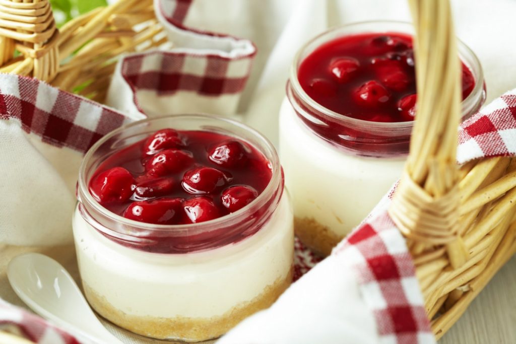 no bake cherry cheesecake jar